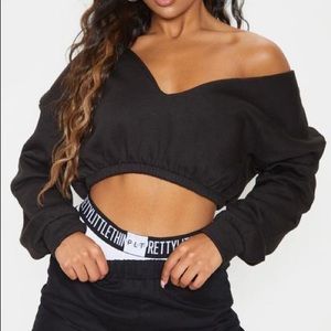 PRETTYLITTLETHING PLT BLACK CROPPED OFF THE SHOULDER SWEATER